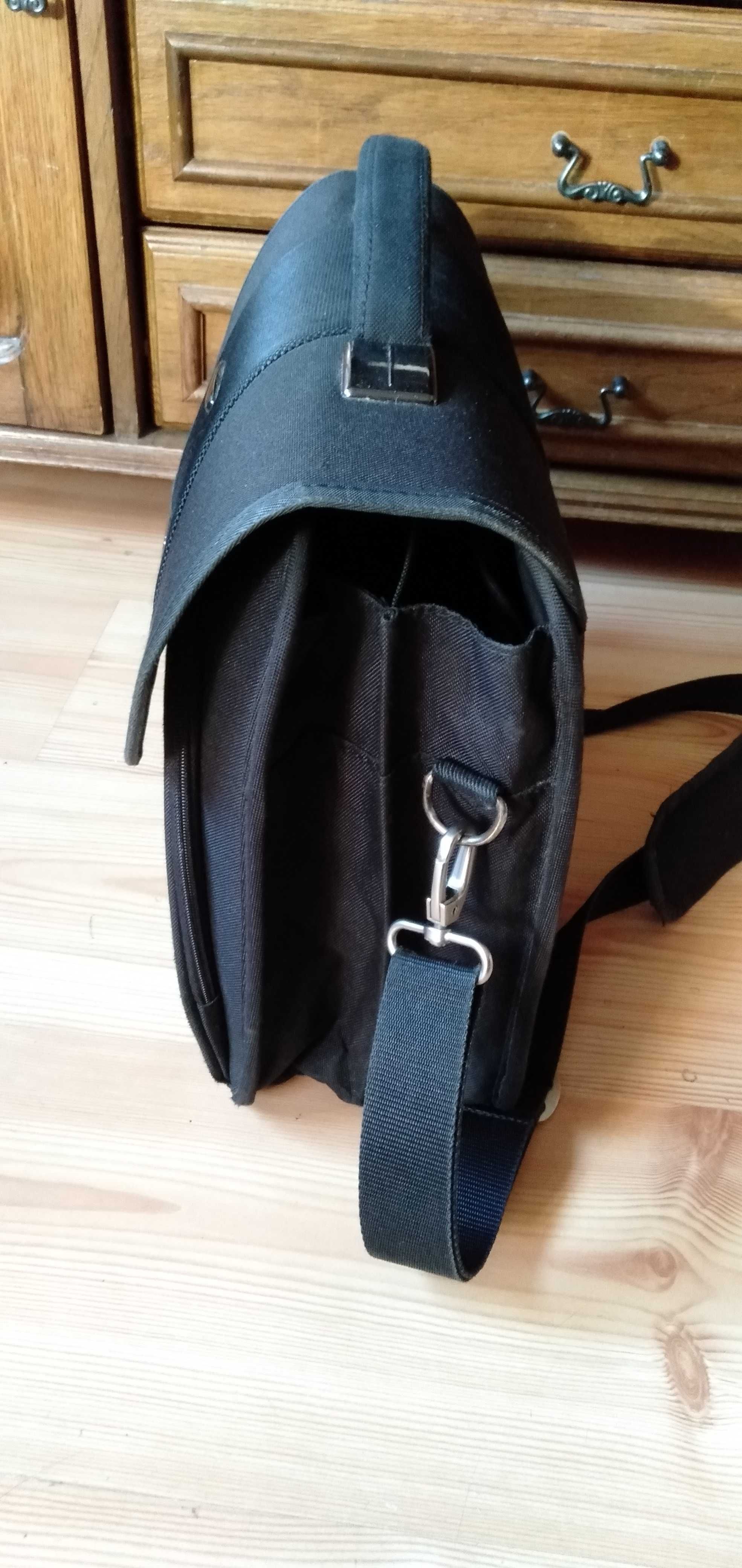 Torba na laptopa i dokumenty