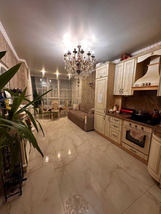 Євро 3к на Прорізній з видом на фонтан . Довгострокова оренда