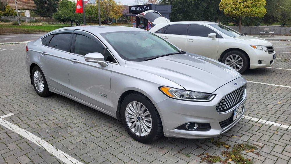 Ford Fusion Plug-in Hybrid(PHEV)  2013  2.0