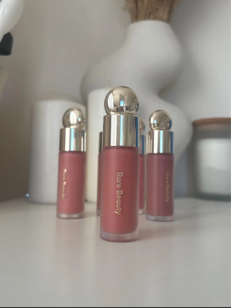 rare beauty liquid blush “worth” róż