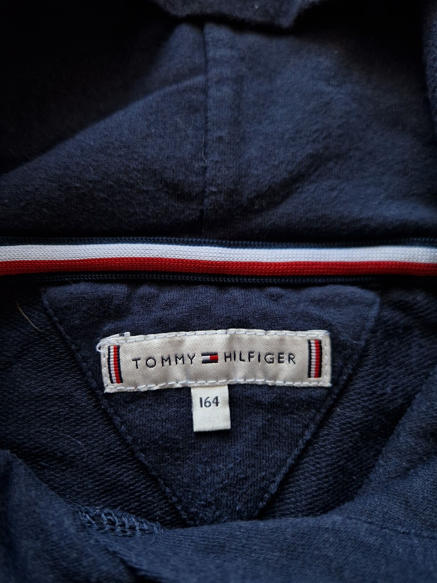 Bluza Tommy Hilfiger z kapturem granatowa