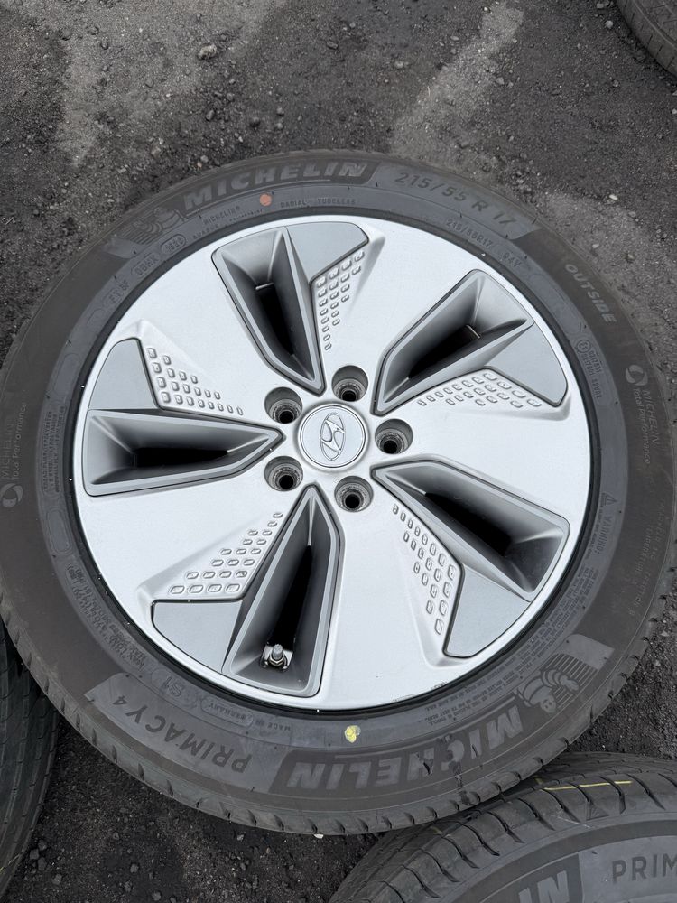 Komplet kół letnich 5x114,3 Kia Hyundai 215/55/17 Michelin