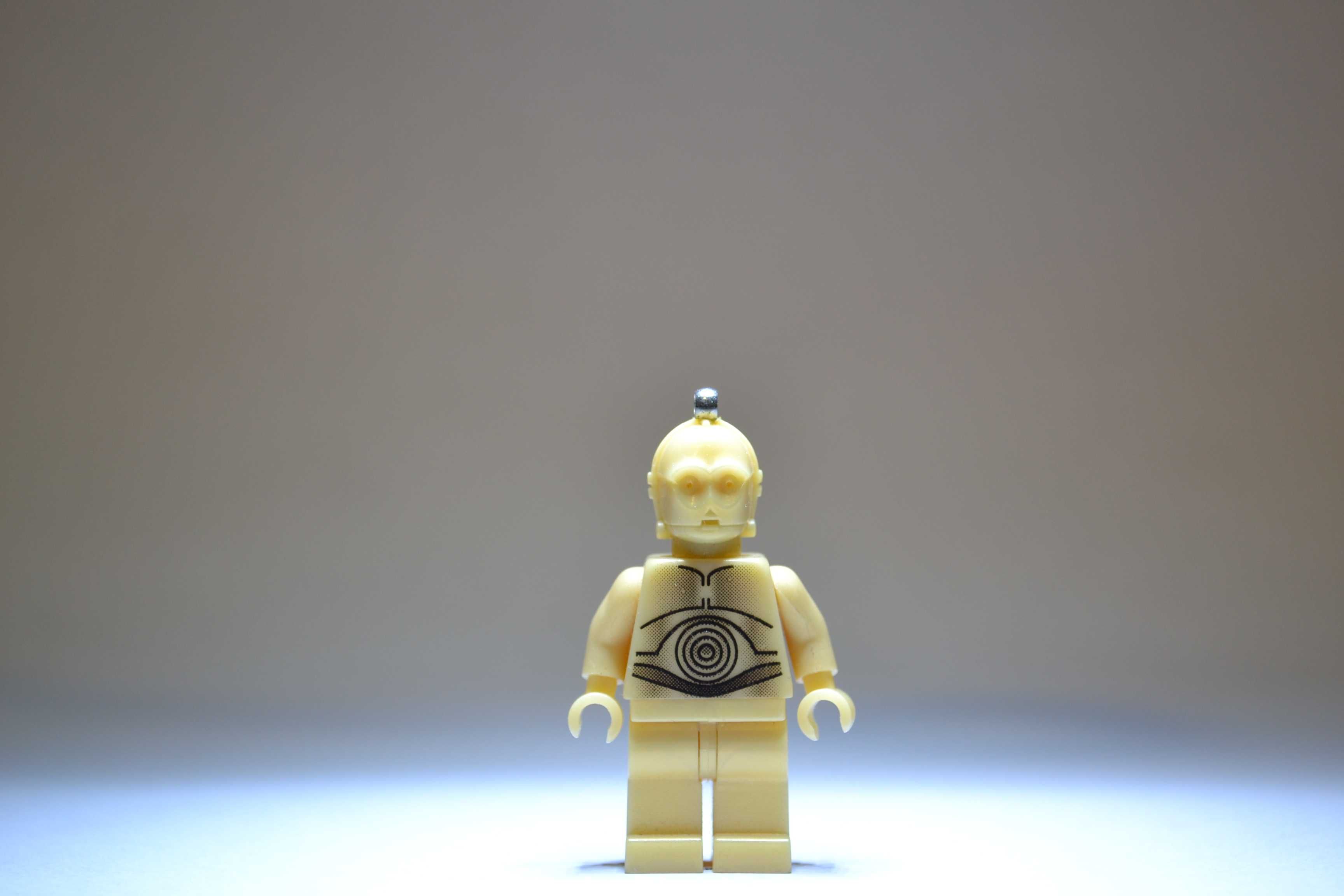 Minifigurka LEGO Star Wars - C-3PO with LEGO logo on back
