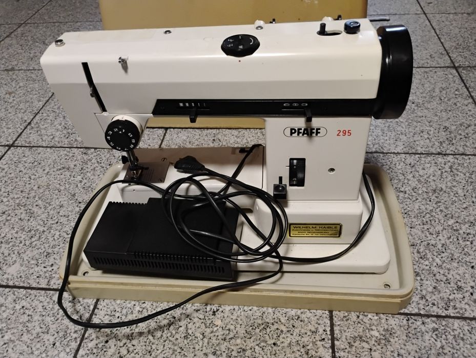 Maszyna do szycia Pfaff 295  1197