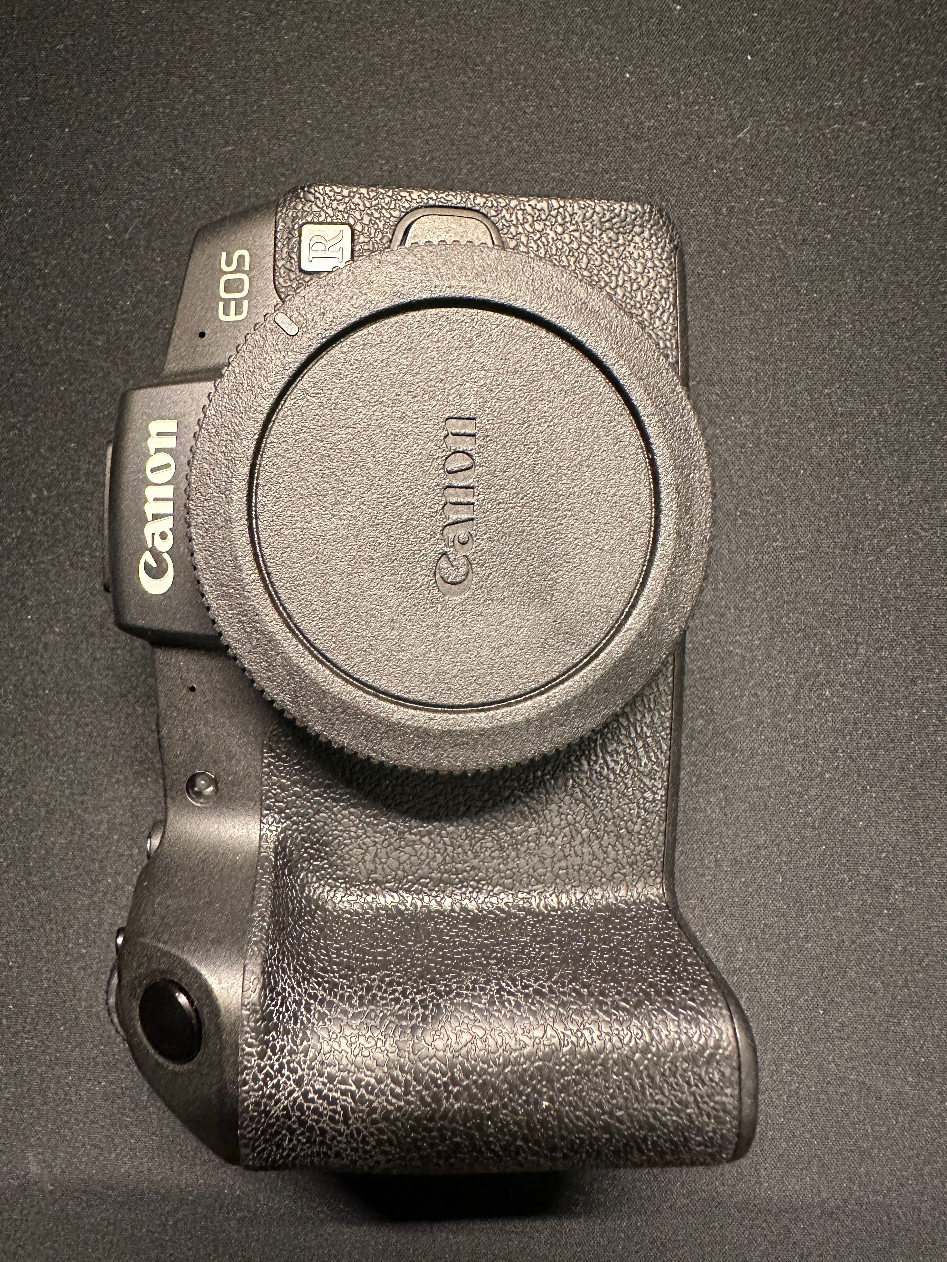 Canon EOS RP (body) – Stan bardzo dobry, bardzo niski przebieg