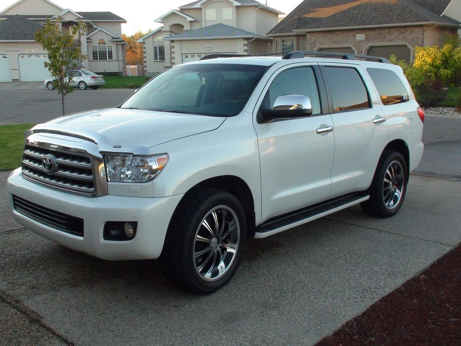 Аренда авто на свадьбу Toyota Sequoia белая серебро черн экскур 8 мест
