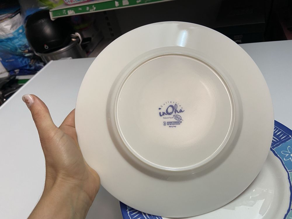 Pratos rasos e pratos de sopa nunca foram usados