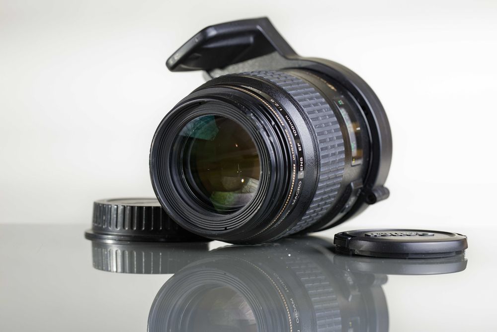 Canon EF 100 mm F/2.8 Macro 1:1 USM z obejmą do statywu