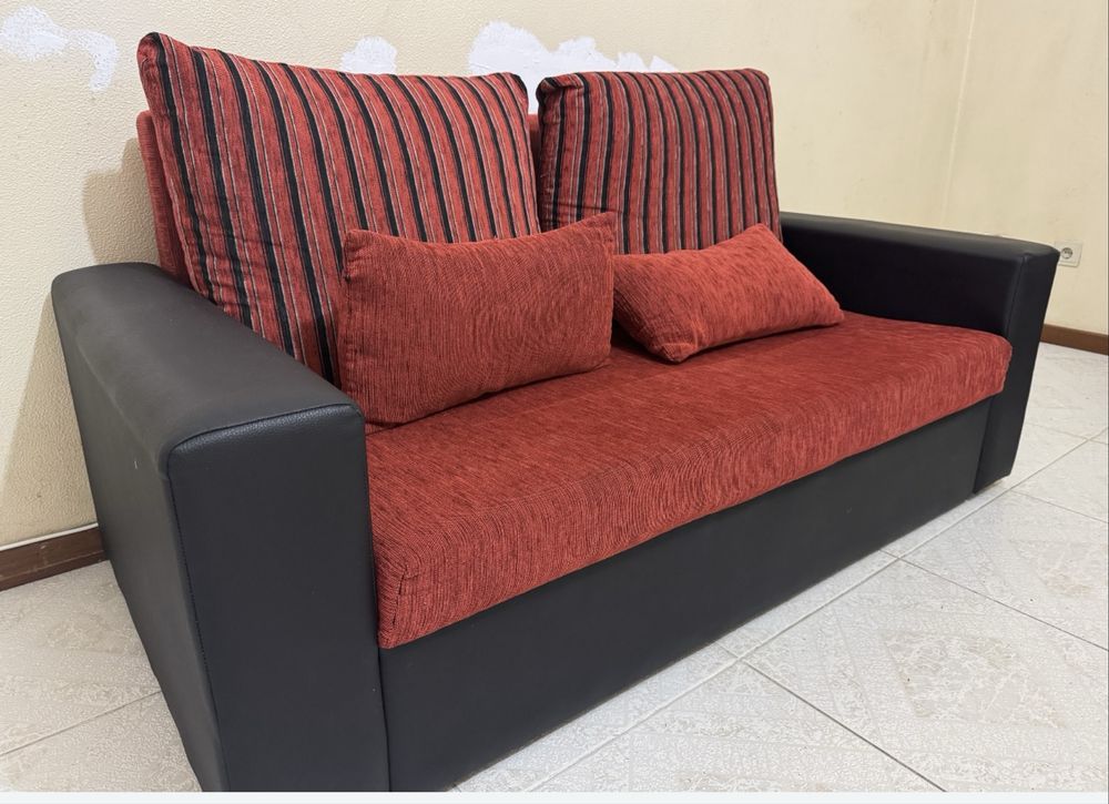 2 sofas usadas como novos