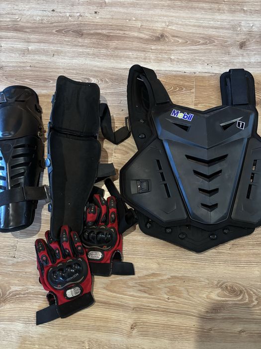 Продам ЕКІП ( черипаха наколіники і перчатки XL