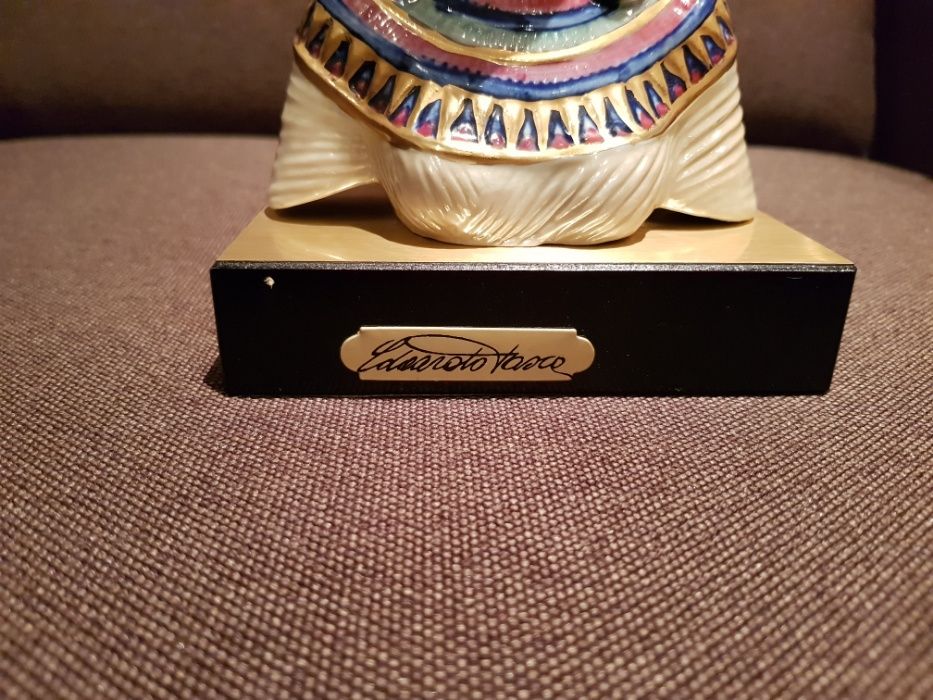 EDOARDO TASCA - 2 Bustos Egipcios - Porcelana - Assinados pelo autor