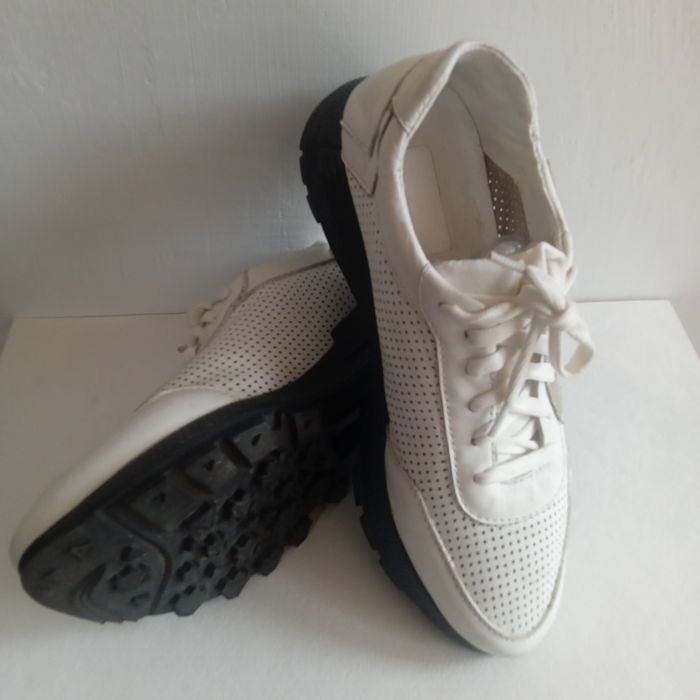 Кросовки женские кожаные 38