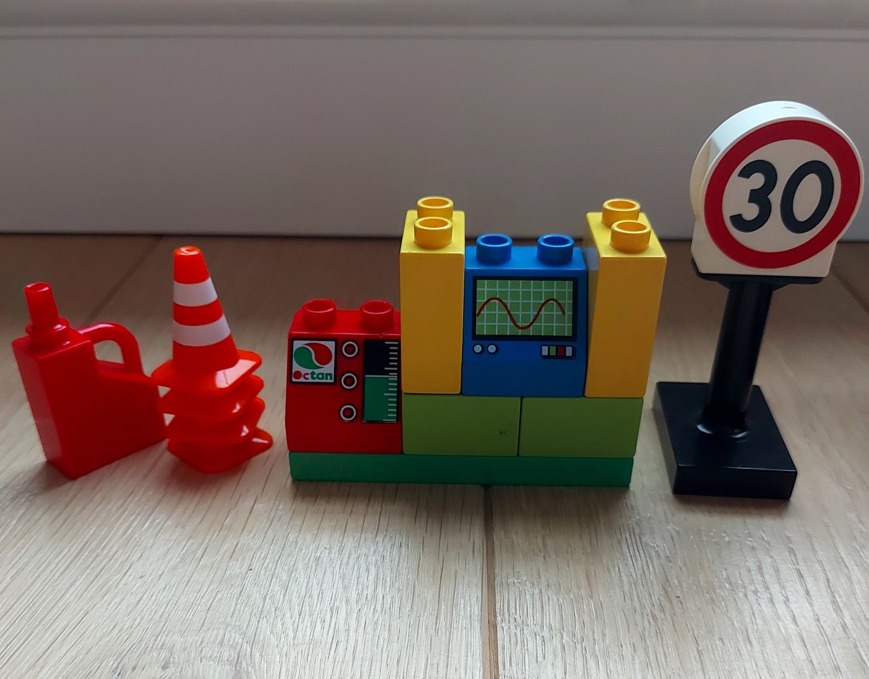 6146 lego duplo samochód pomocy drogowej holownik