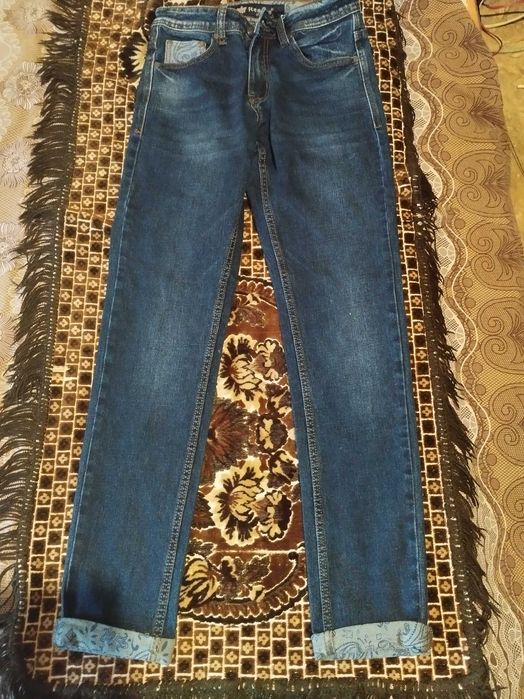 Джинси,стан нових