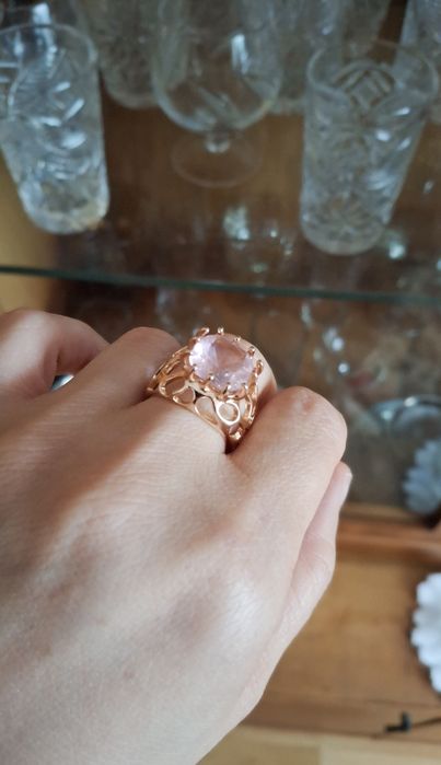 Złoty pierścionek damski duży z różowym oczkiem kamieniem 585 RG retro