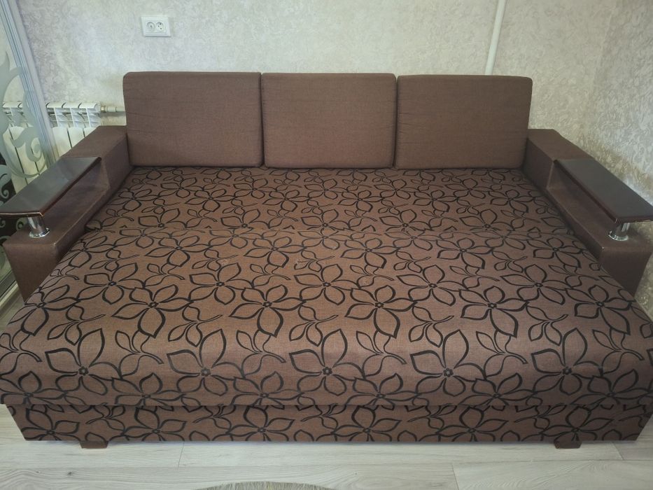 Продам б/у диван 225/145, з спальним місцем 190/140, з коробом для збе