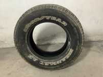 Pneu Wrangler Goodyear AT 245/70/16 usado