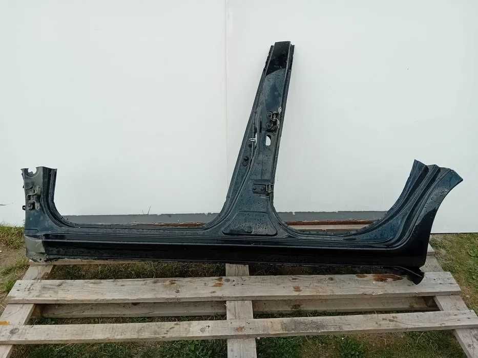 Próg Słupek Lewy – Toyota Yaris III (2011–2019) | Kod lakieru: 209