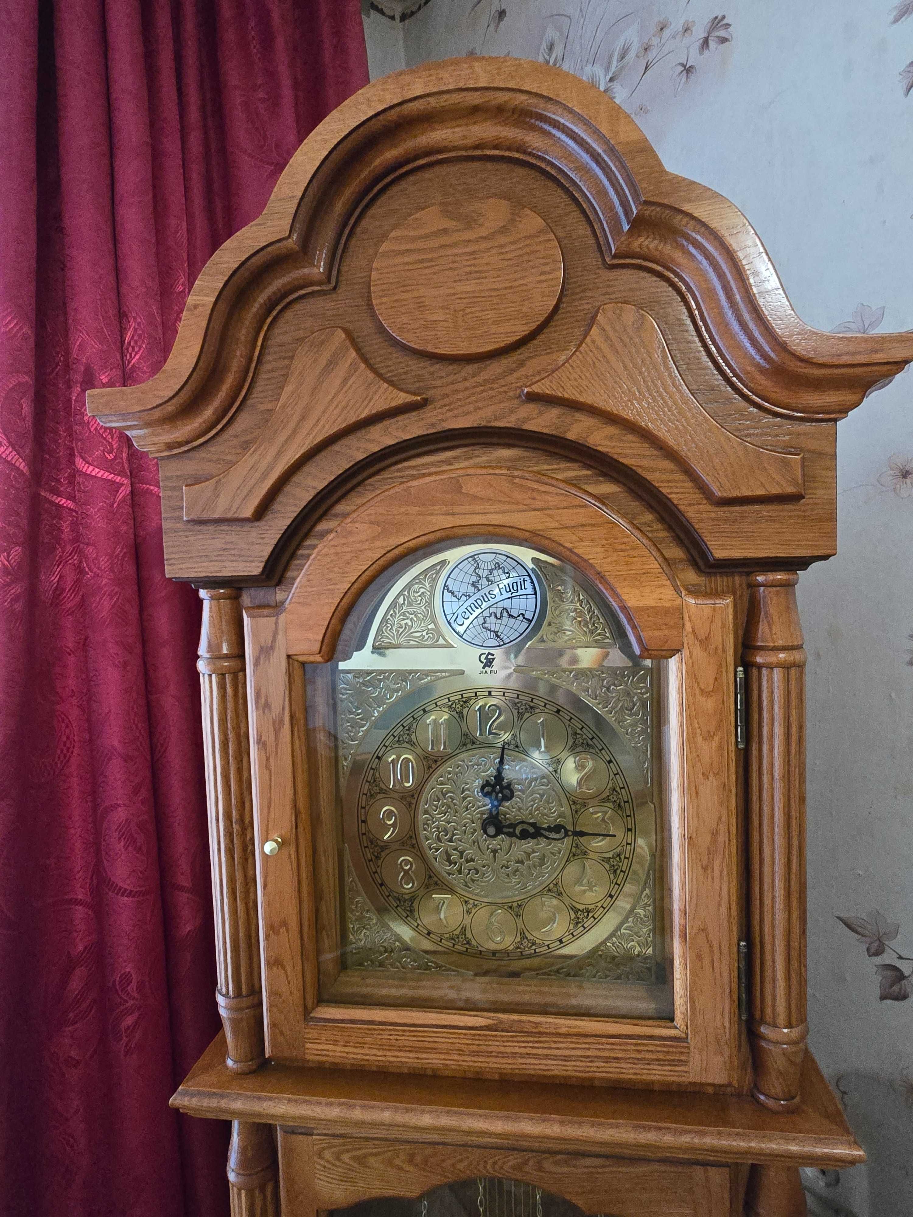 Мебель дубова (різна), напольні годиники