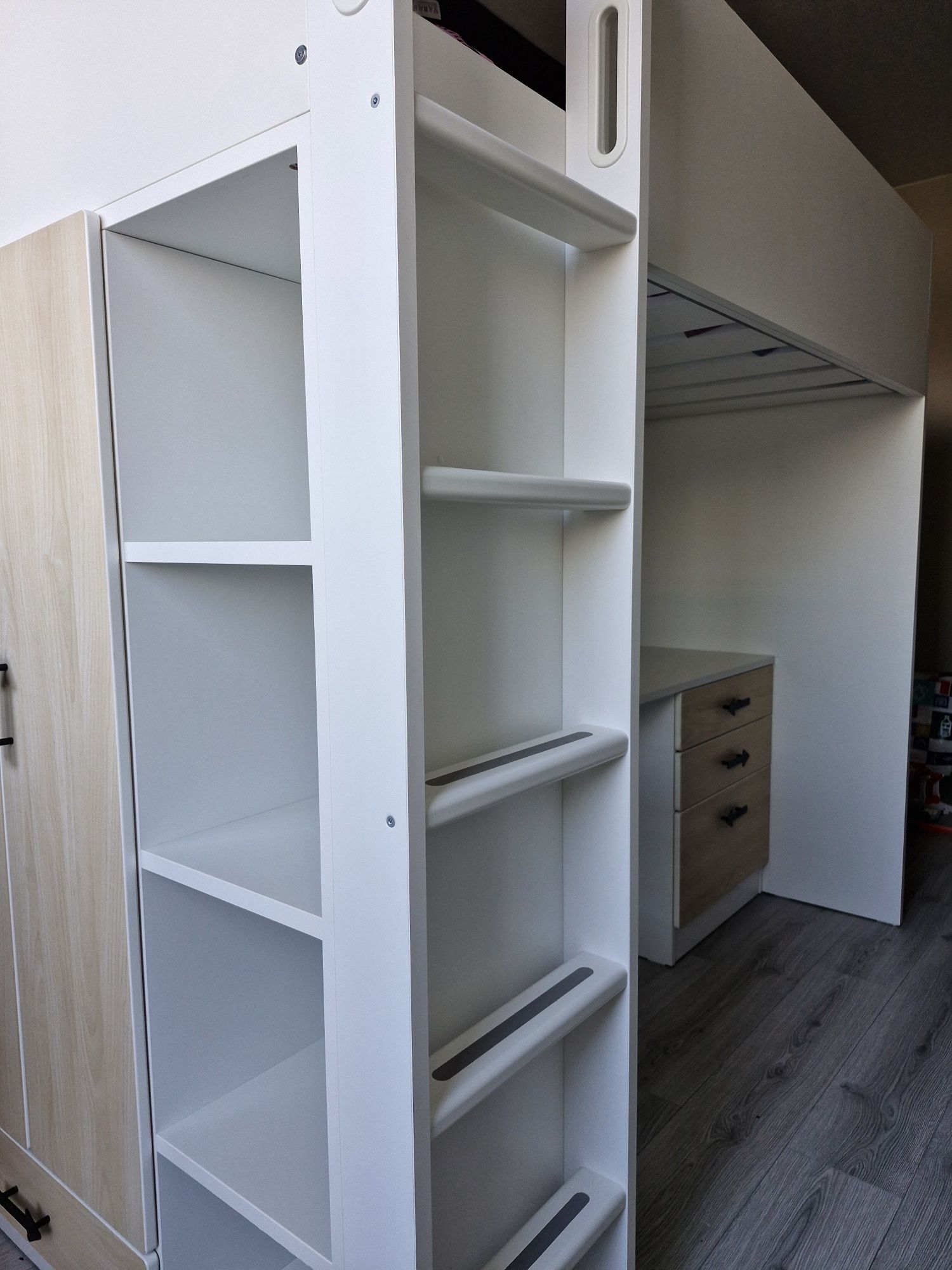 Łóżko piętrowe IKEA SMÅSTAD – stan idealny!