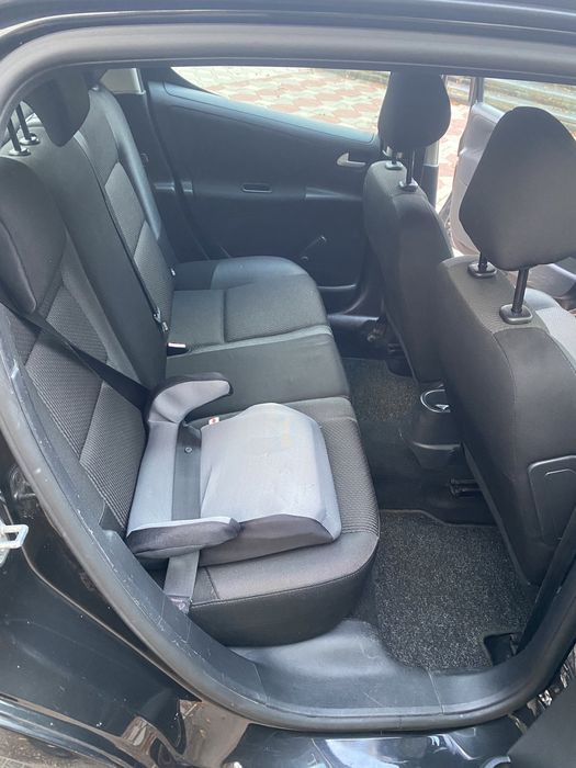 Peugeout 207 1.6 2010 року