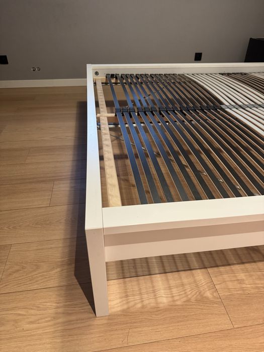 Białe zadbane łóżko Ikea Malm 180x200 + stelaż + 2 szuflady