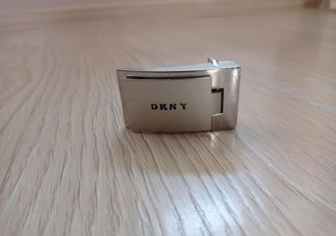 DKNY знімна пряжка