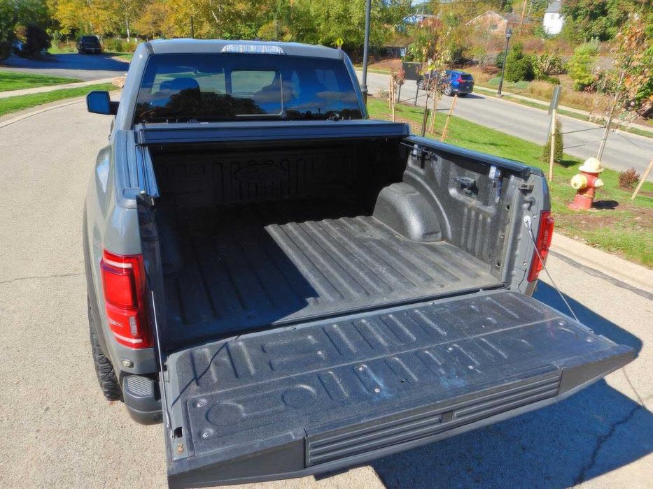 Ford F-150 Raptor SuperCrew      2018