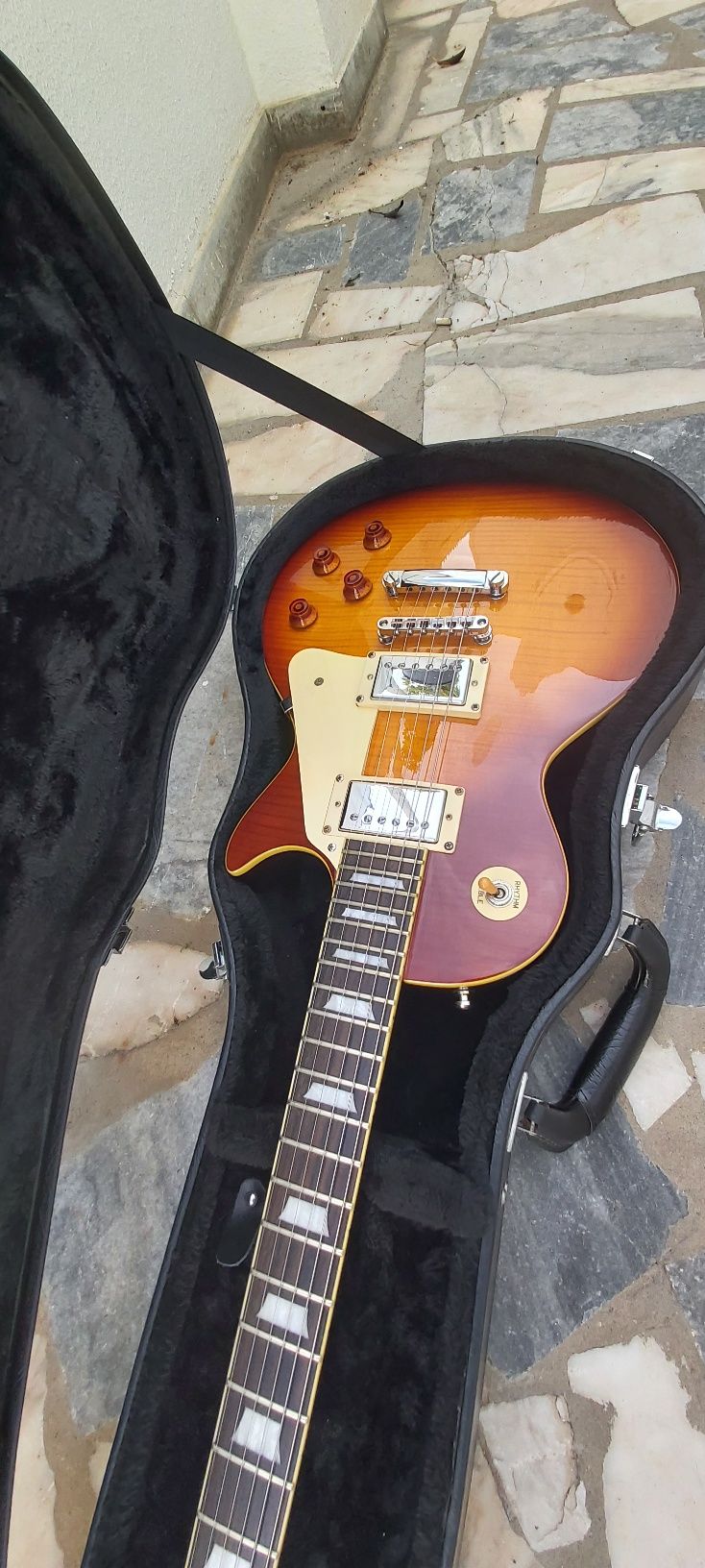Guitarra elétrica Tokai Love Rock  pickups Gibson