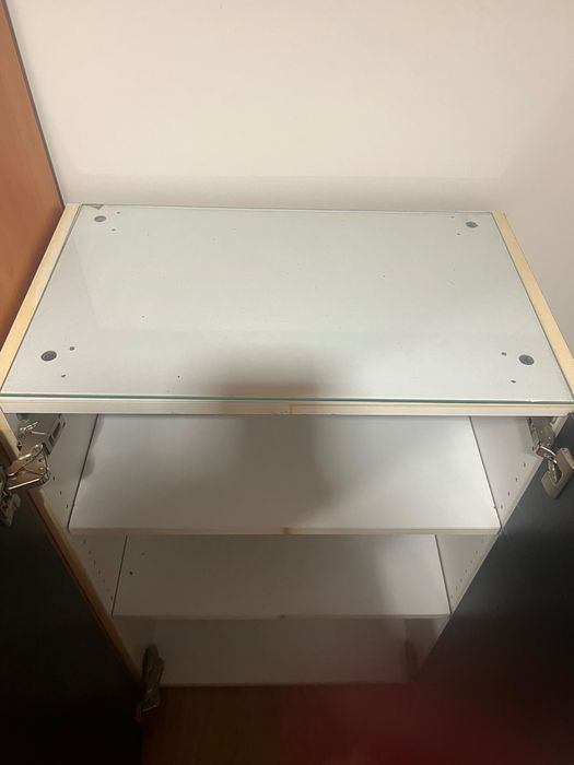 Móvel com duas portas preto