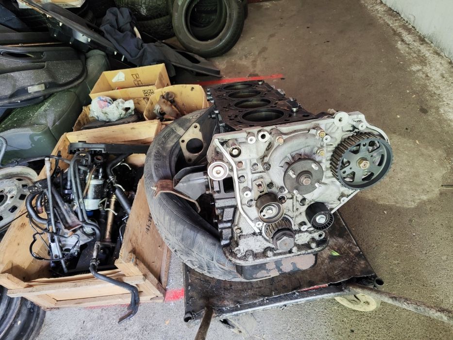 Двигун по запчастинам Хюндай Теракан 2.9