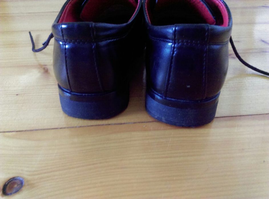 Półbuty, buty czarne oddam za darmo