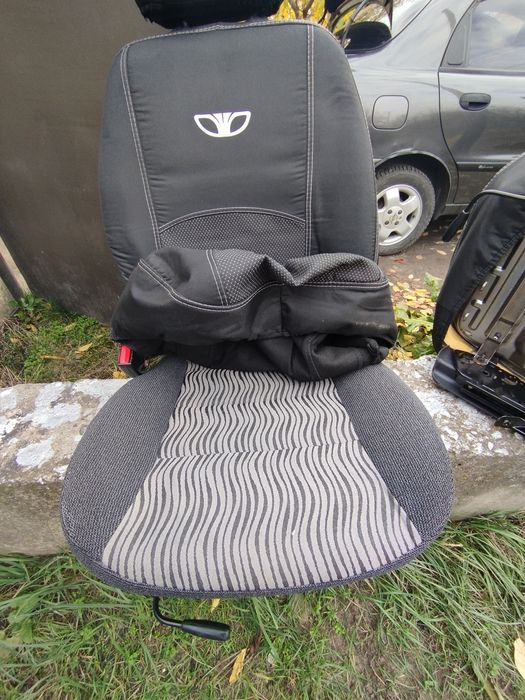 Продам сиденье ЗАЗ Ланос передние .