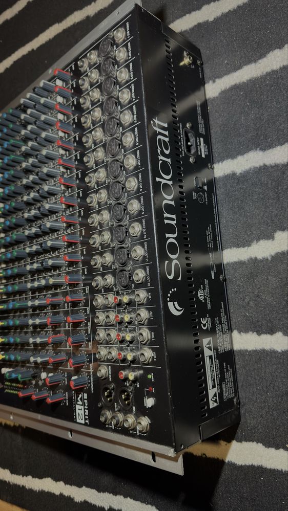 Mesa Soundcraft Spitit M12  (20 canais)