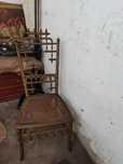 Cadeira antiga em palhinha