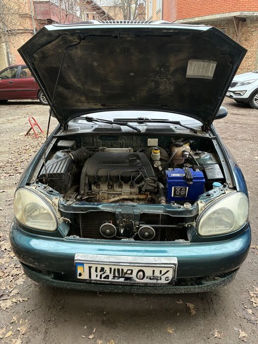 Автомобіль Daewoo Sens