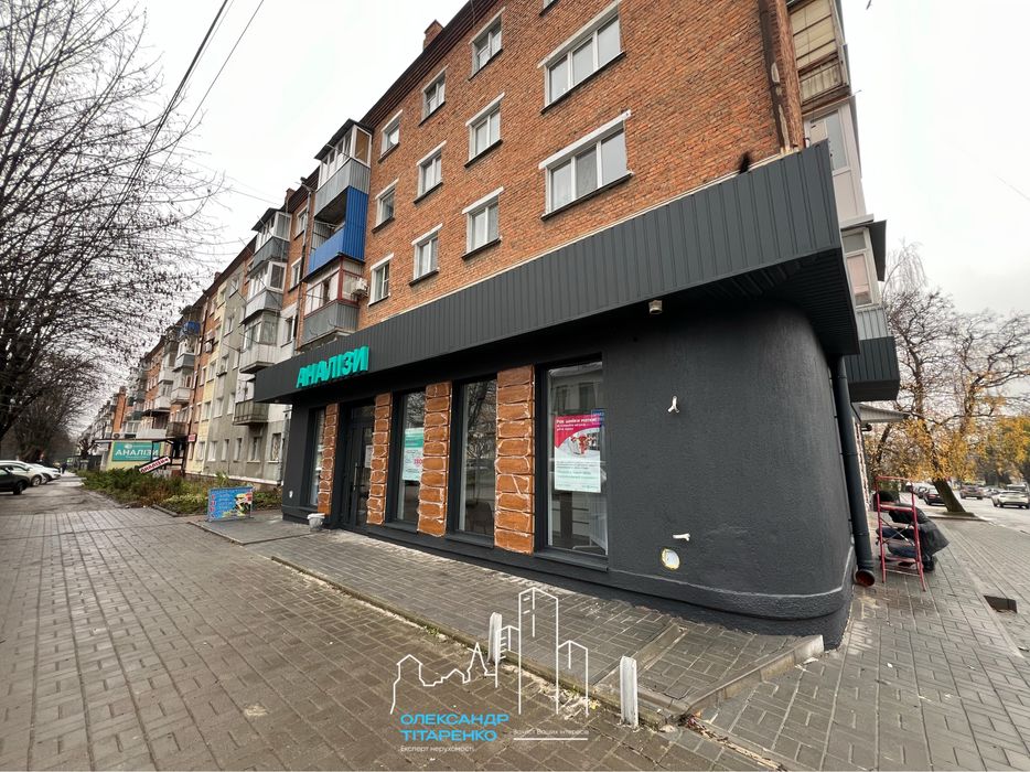 Здам в оренду нове комерційне приміщення в Центрі міста.