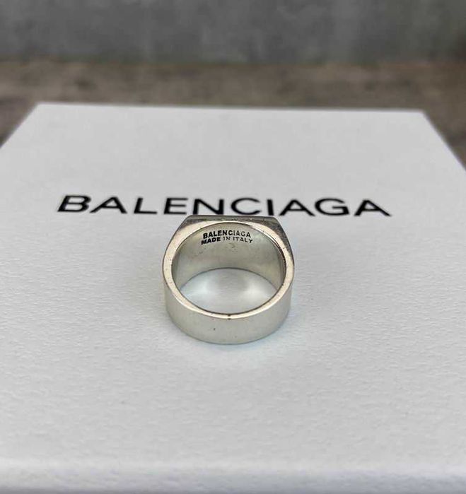 Srebrny pierścionek BB Balenciaga