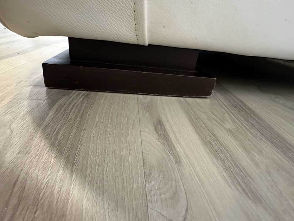 Sofa skórzana biala