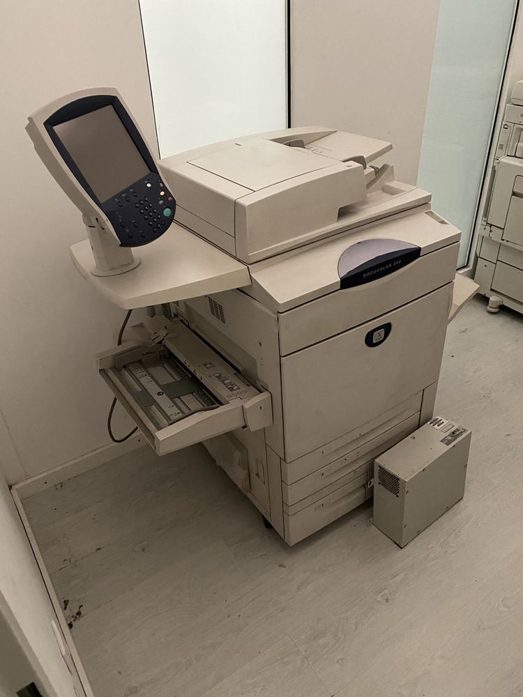Multifunçoes Xerox 250 Laser a cores mais consumiveis