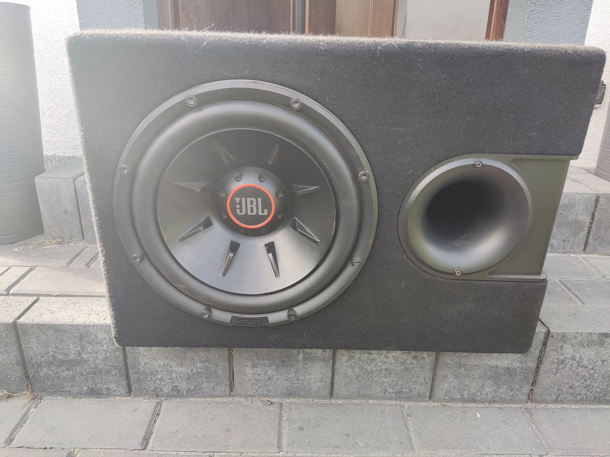 Subwoofer JBL skrzynia basowa do samochodu 1100W wzmacniacz Blaupunkt