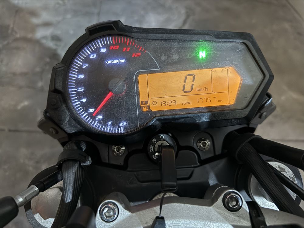 Benelli tnt 125