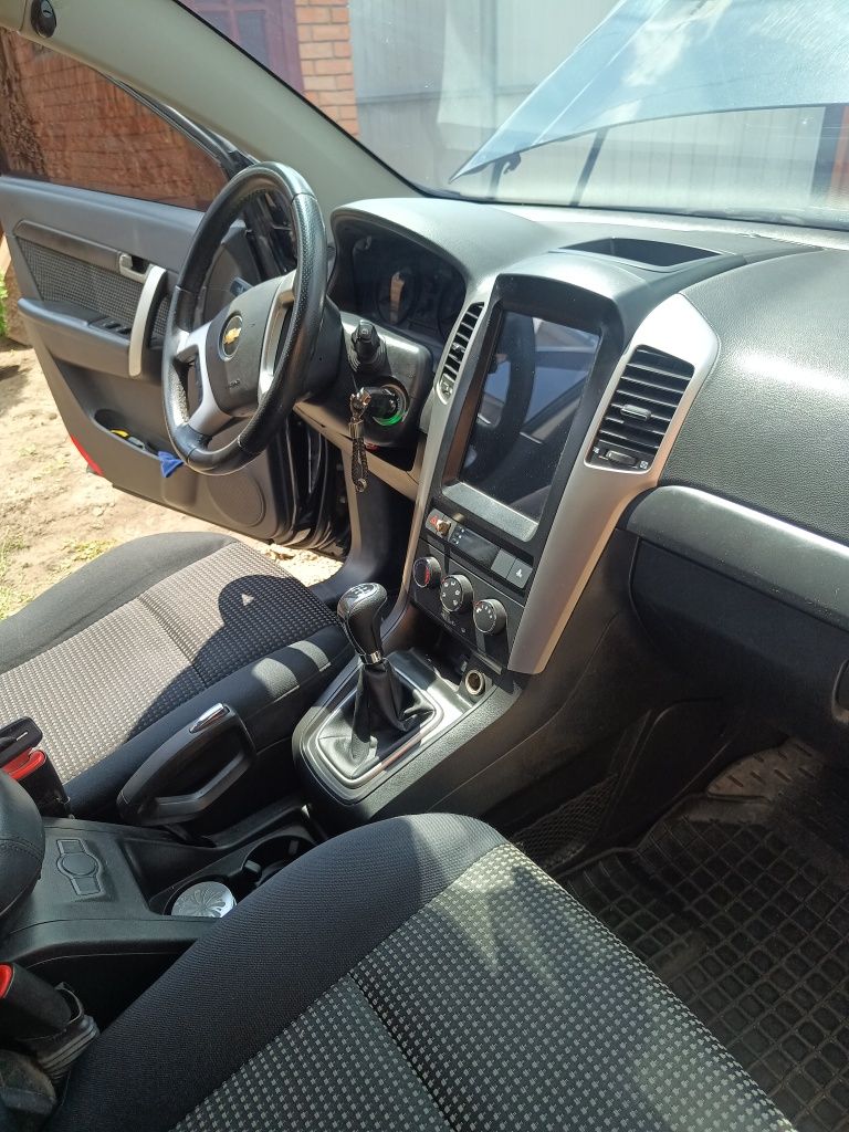 Продам Шевроле Captiva 2,4.