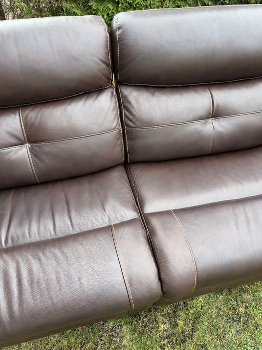 Dwuosobowa brązowa sofa elektryczna bardzo wygodna stan idealny