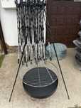 Grill ogrodowy 70 cm trójnóg
