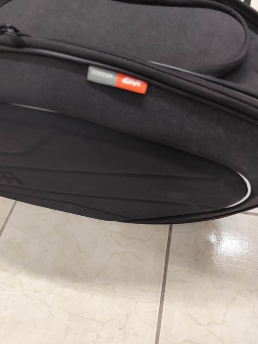 Conjunto malas e respetivos suportes GIVI  Honda CBF 500 (pc39).