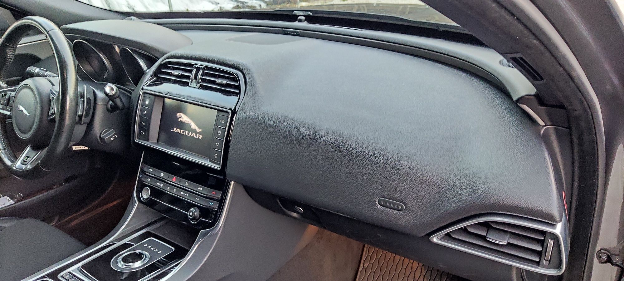JAGUAR XE R-Sport Aut. 2018 2.0-180cv