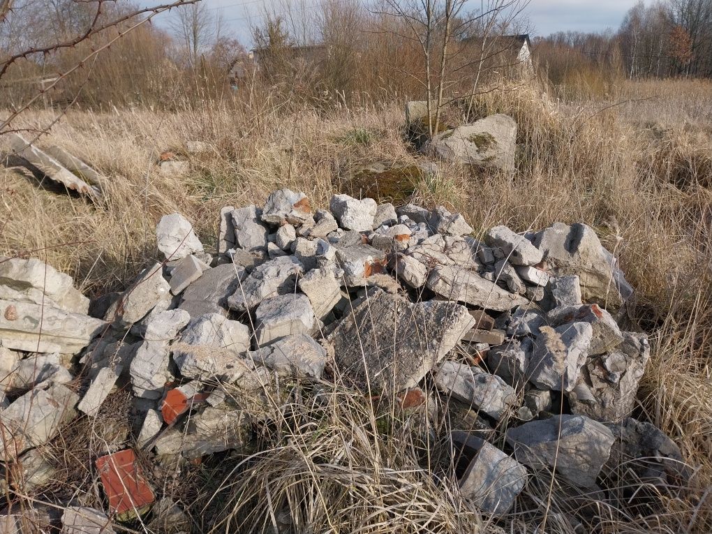 Przyjmę ziemię piach humus na podniesienie terenu udostępnie miejsce