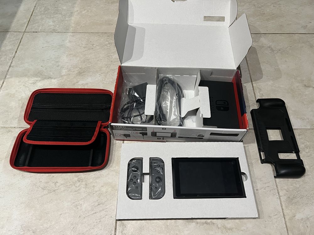 Nintendo Switch v2 з кейсом і бампером