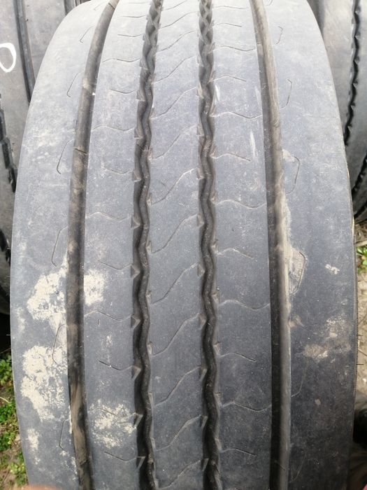 Opona 385/65R22.5 Uniroyal HT40 (800 netto)